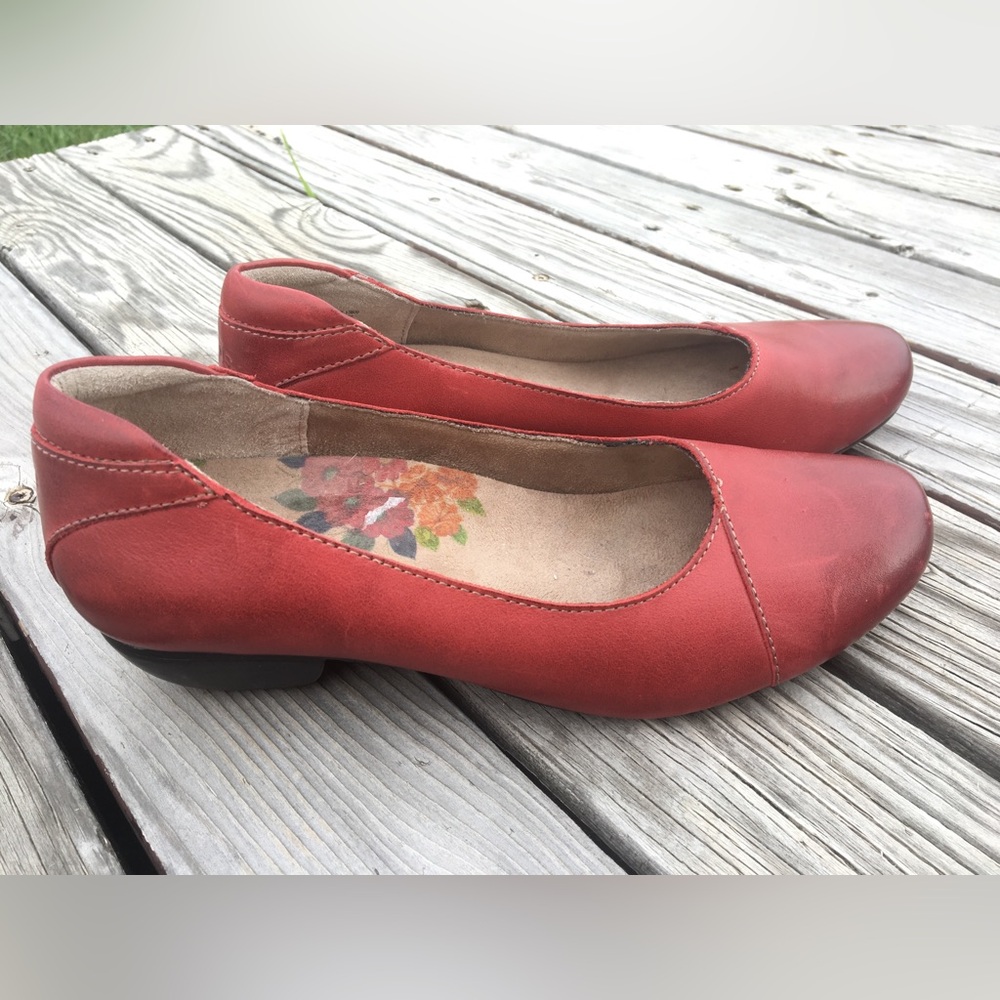 Taos Debut DEB Womens Wine Red Leather Low Heel Comfort Shoes size 7 US 38 EUR